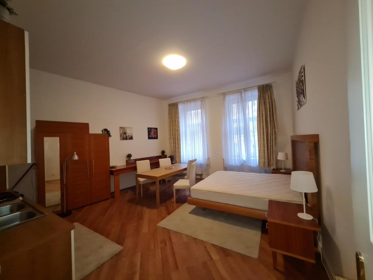 פראג Astronomical Clock Apartments מראה חיצוני תמונה