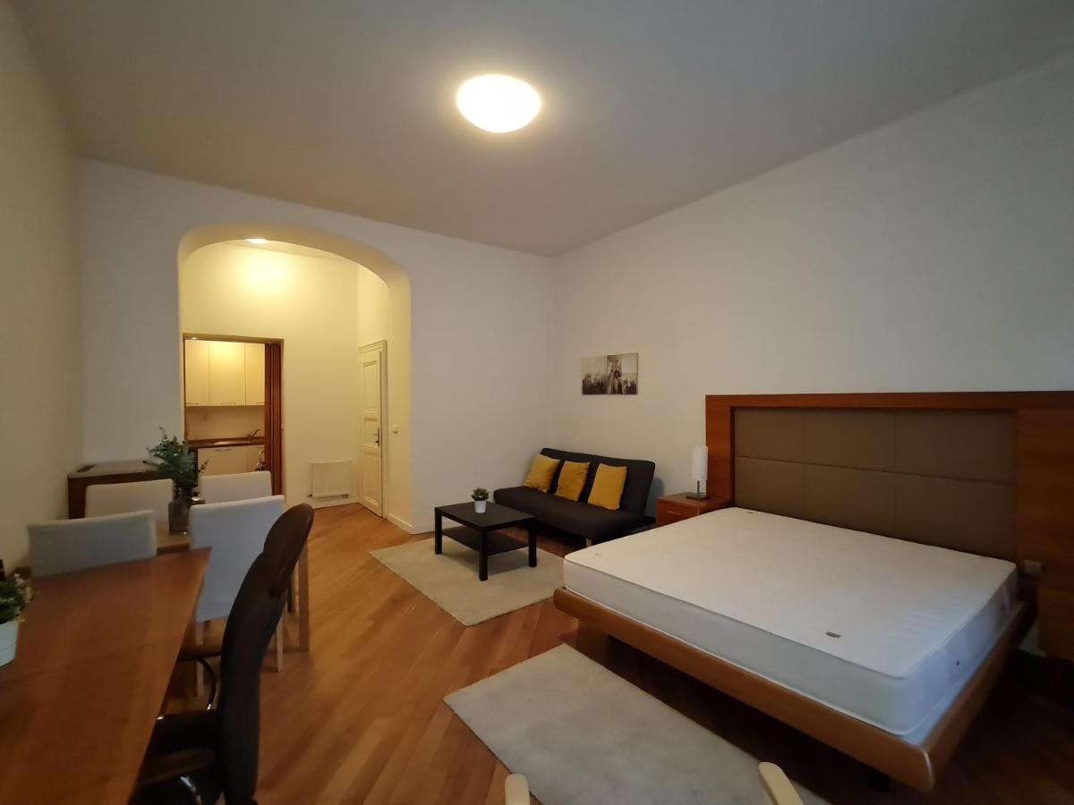 פראג Astronomical Clock Apartments מראה חיצוני תמונה