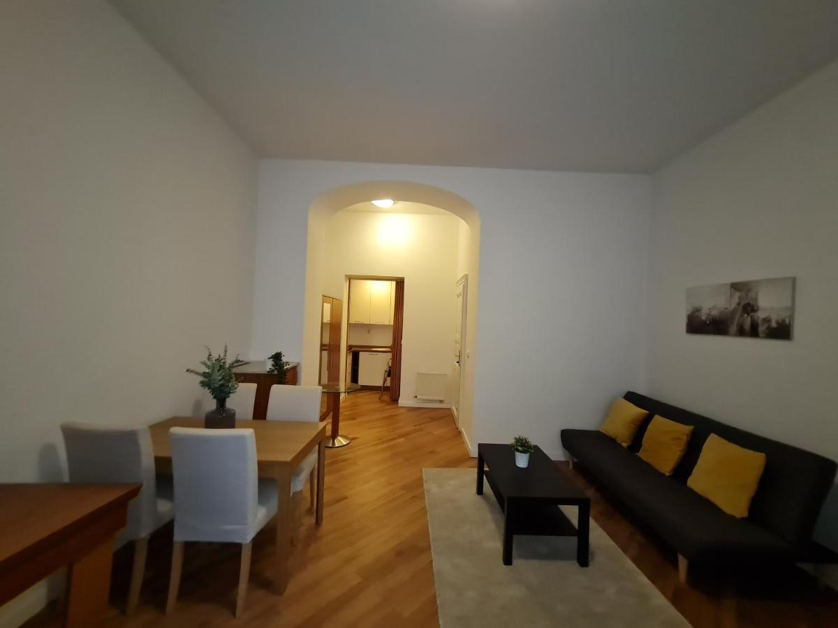 פראג Astronomical Clock Apartments מראה חיצוני תמונה