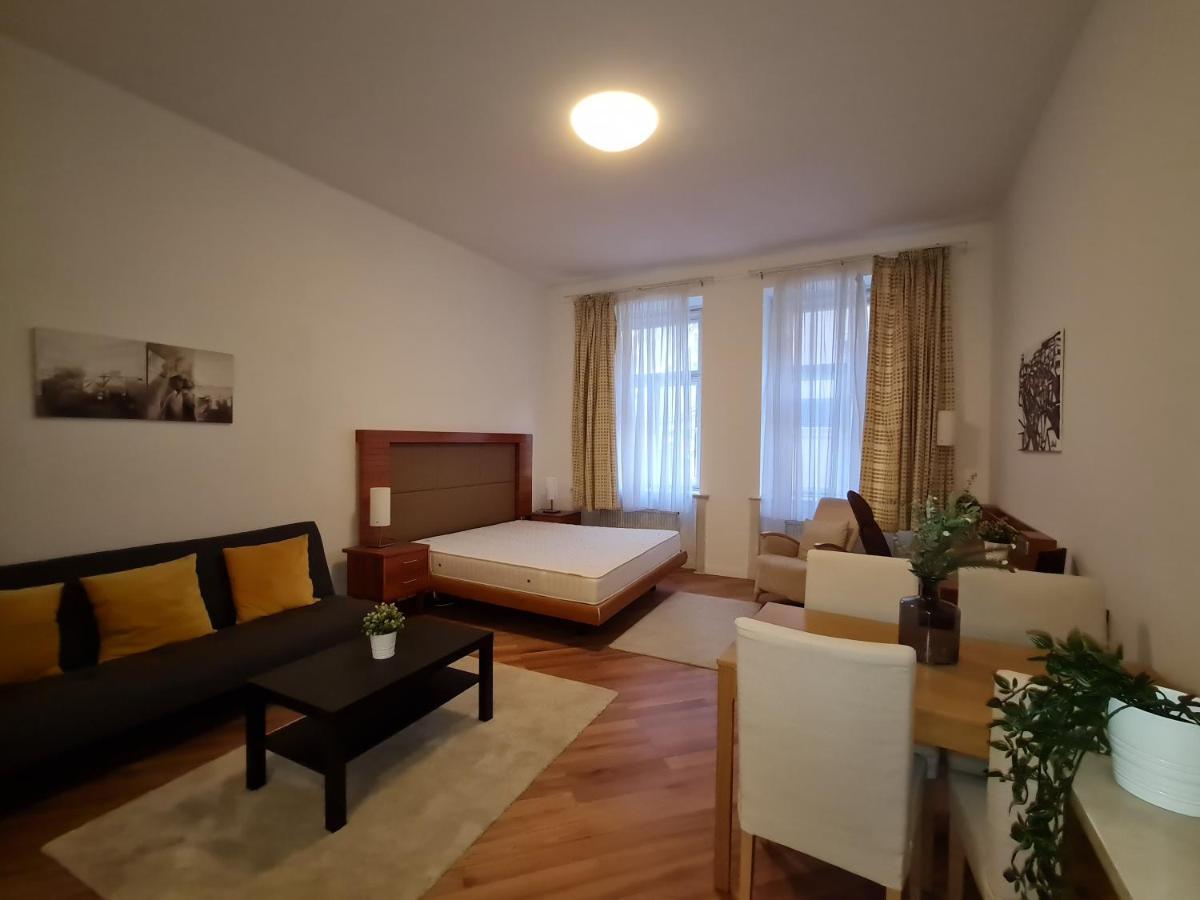 פראג Astronomical Clock Apartments מראה חיצוני תמונה