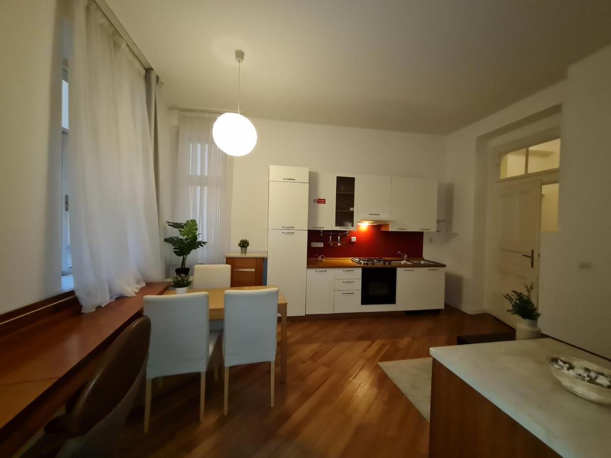 פראג Astronomical Clock Apartments מראה חיצוני תמונה